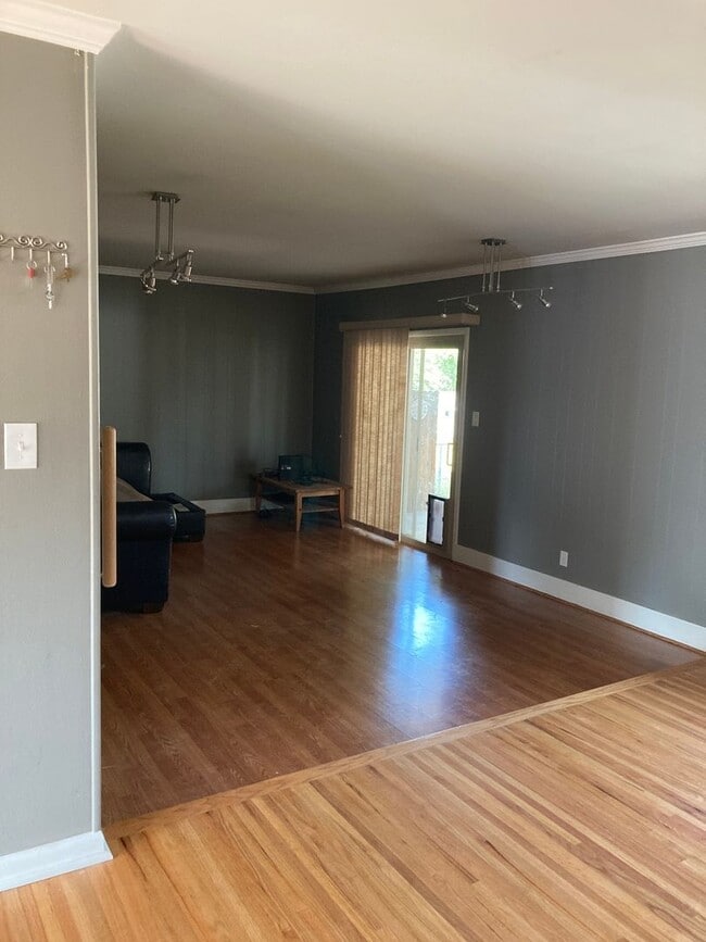 Photo - 6068 Vivian Ct