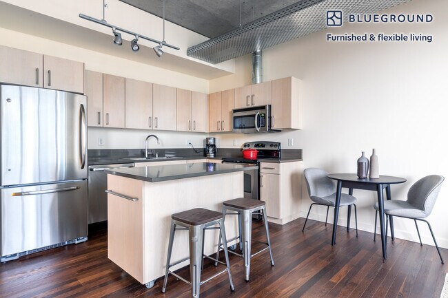 520 Occidental Ave S Unidad SI FL7-ID13