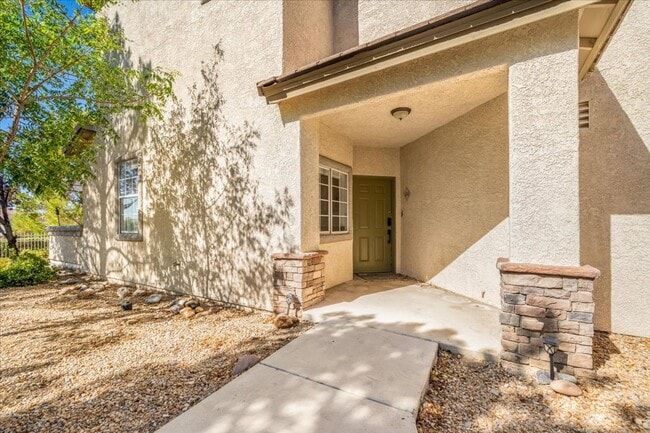 Photo - Spacious Open-Concept Summerlin Home with Covered Patio, Fireplace & Ensuite Bedrooms
