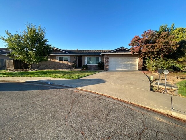 Photo - Move in Special see AD