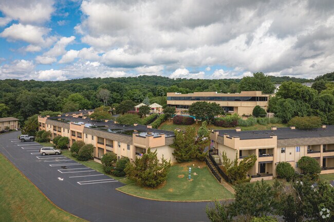 Campus - Reserve At Lakeshore