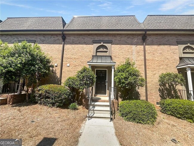 Building Photo - 6980 Roswell Rd
