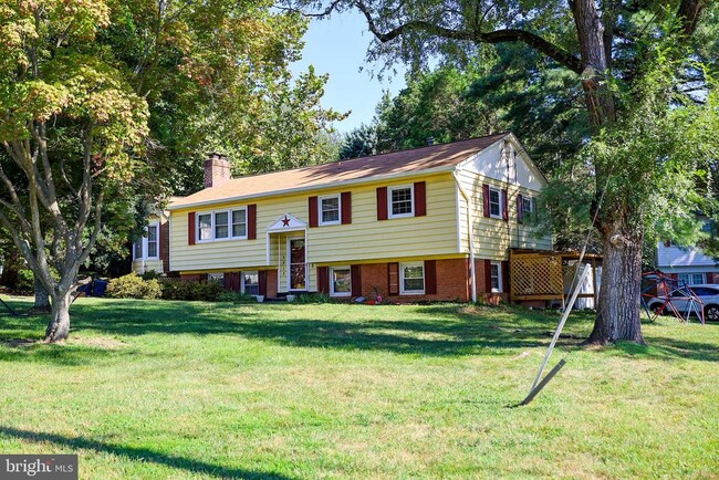 Building Photo - 5812 Helmsdale Ln Rental