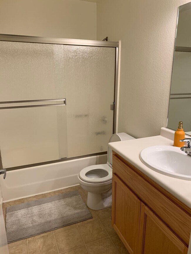 Photo - Spacious Upstairs 2bd/2ba Condo, VERY close to Sinsheimer Park