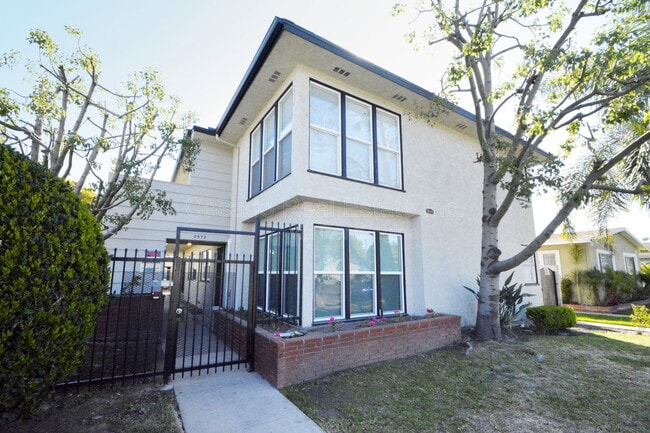Building Photo - 2972 Pacific Ave Unit Apt A