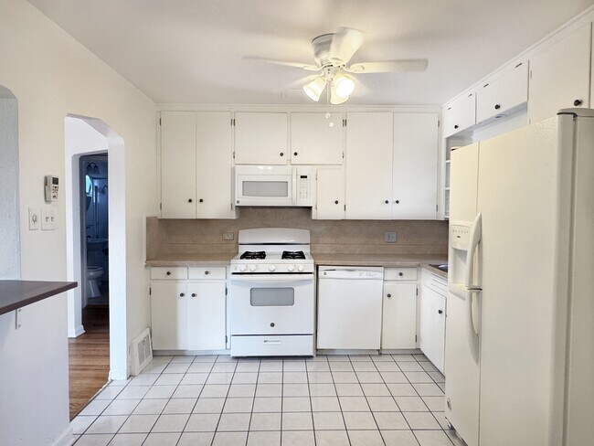 Photo - 2530 Xavier St