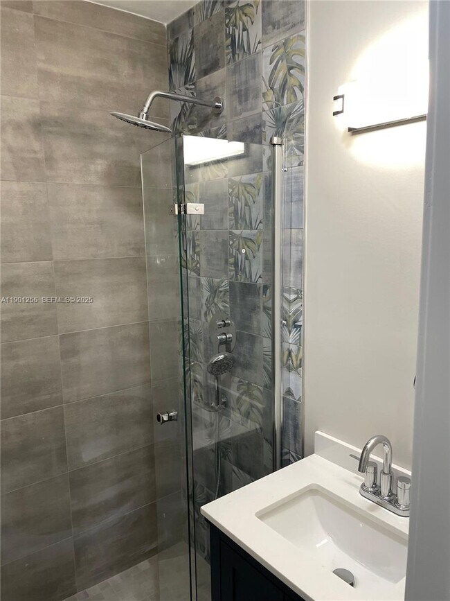 Photo - 3760 NW 13th Pl Unidad 3760