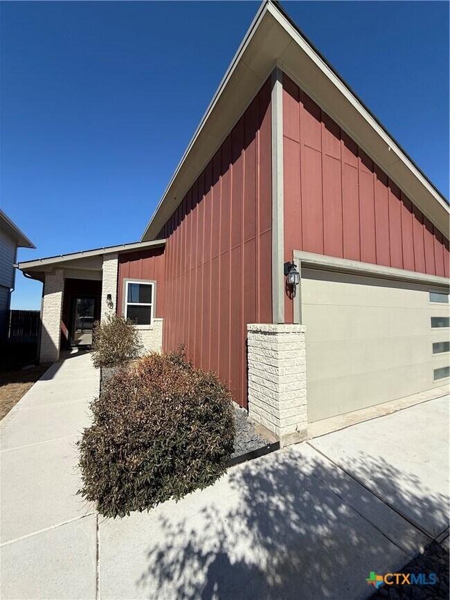 Photo - 120 New Hampton Wy