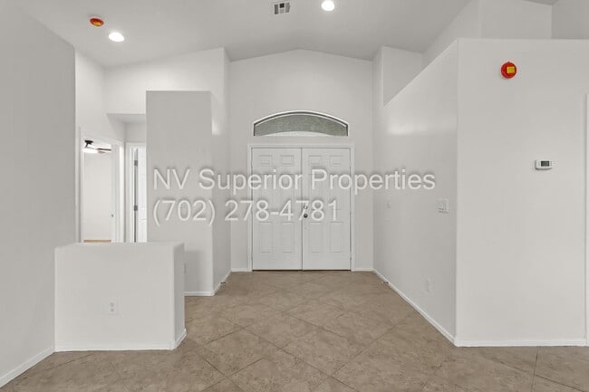 NW!! 4 Bedrooms!!! Single story!!! No Carpet!! Pet Friendly!! Covered Patio!! Low Maintenance Des...