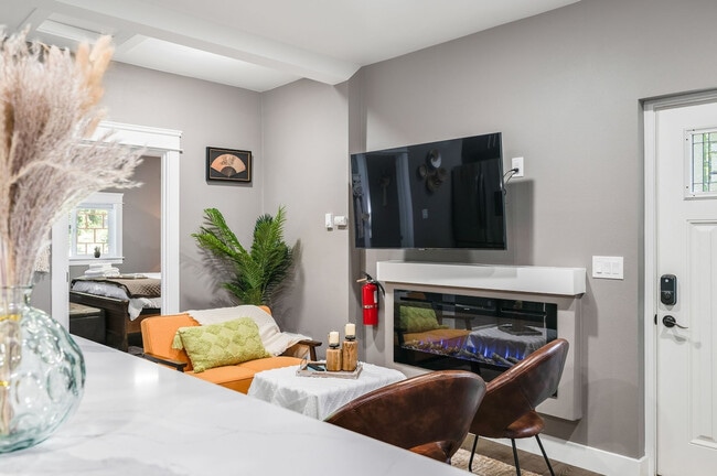 Photo - 21031 NE 4th St Unit SI ID1035936P