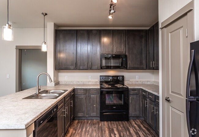 2BR, 2BA - 1041SF Kitchen