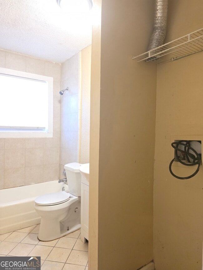 Photo - 1347 E Washington Rd