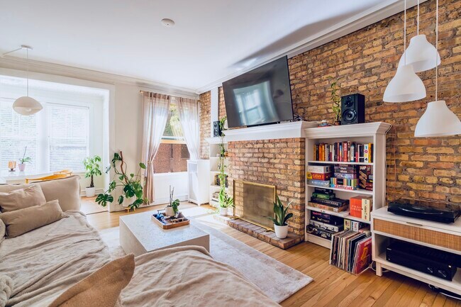 Photo - 745 W Brompton Ave Unit 2Bed 1Bath