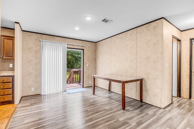 Photo - 15158 Schank Rd