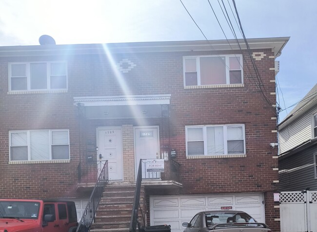 Photo - 1727 41st St Casa