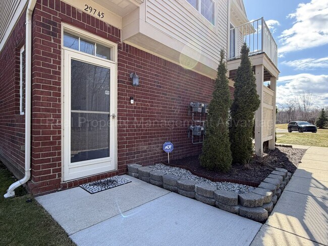 Building Photo - Rare Corner Upper Condo with Vaulted Ceilings, Private Balcony and 2 Car Garage - Right Across fr...