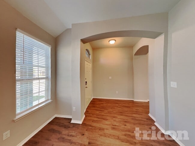 Photo - 1937 Briar Grove Dr