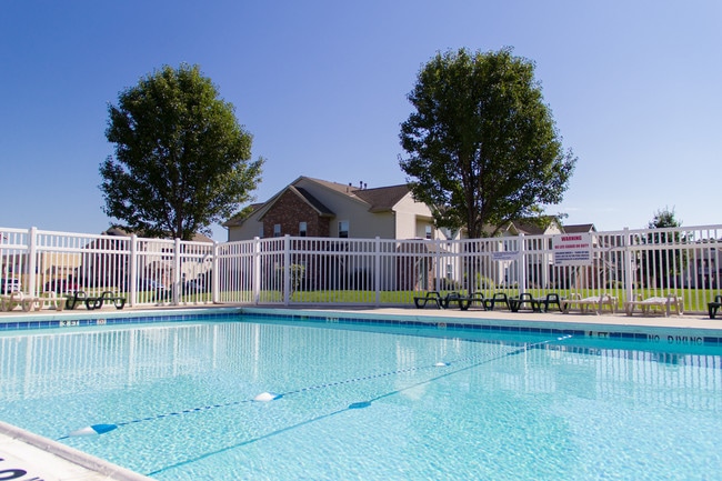 swimming pool - Arbors at Riverbend Apartments