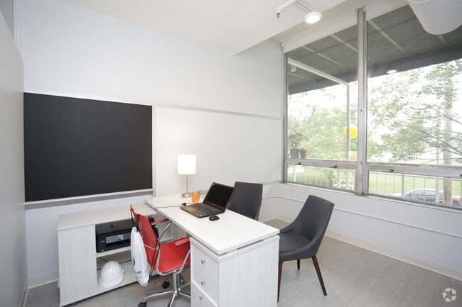 4BR, 1BA - 971 SF - JP II Commons | University Student Suites