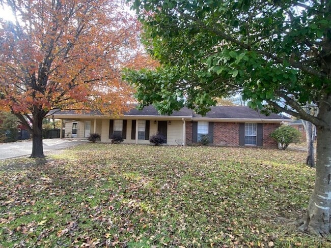 Building Photo - Renovated 3 Bedroom 2 Bath Home for Rent!