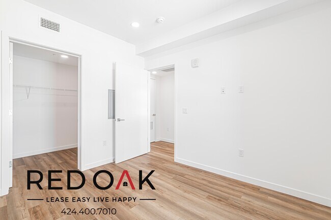 Photo - 1860 N Western Ave Unit 422