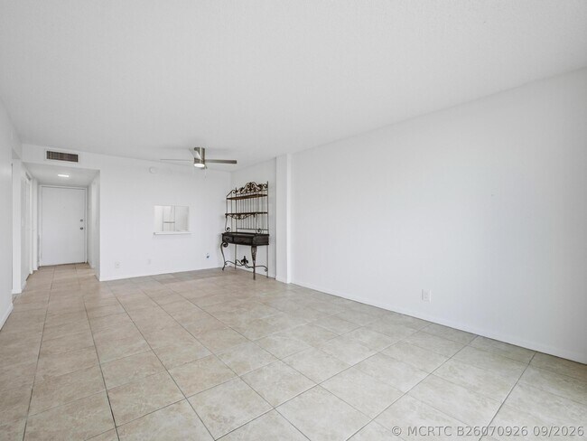 480 Executive Center Dr Unidad 1C