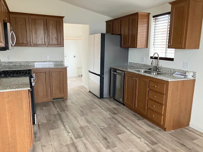 Photo - 702 W McArthur Ave