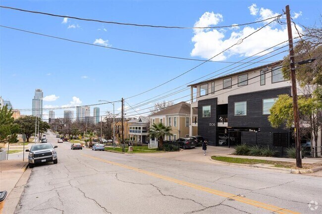 Building Photo - 1306 West Ave Unit 303 Rental