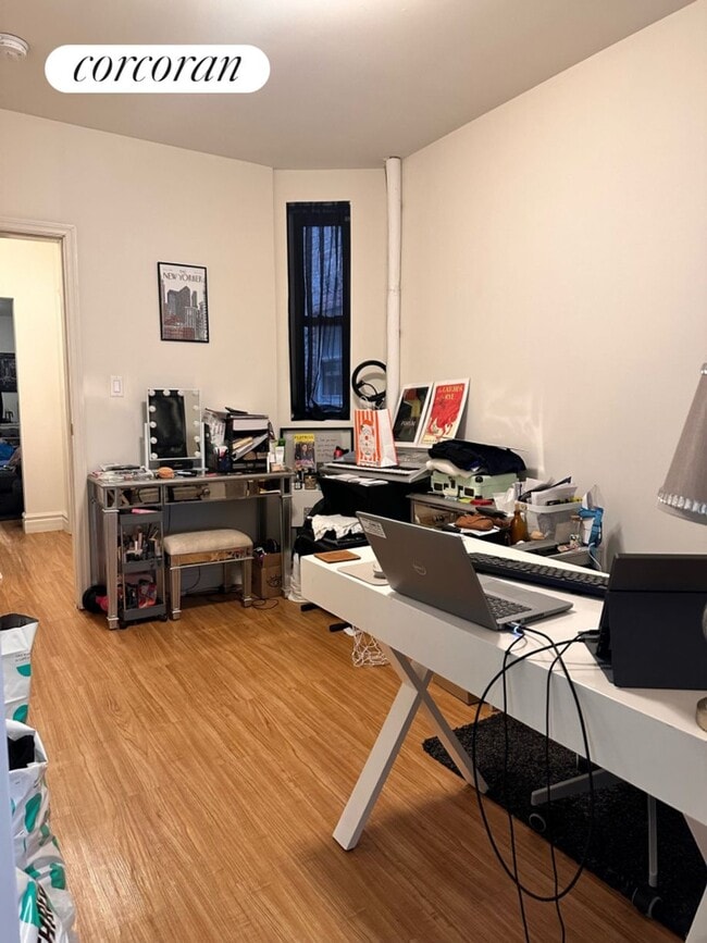 Photo - 517 E 81st St