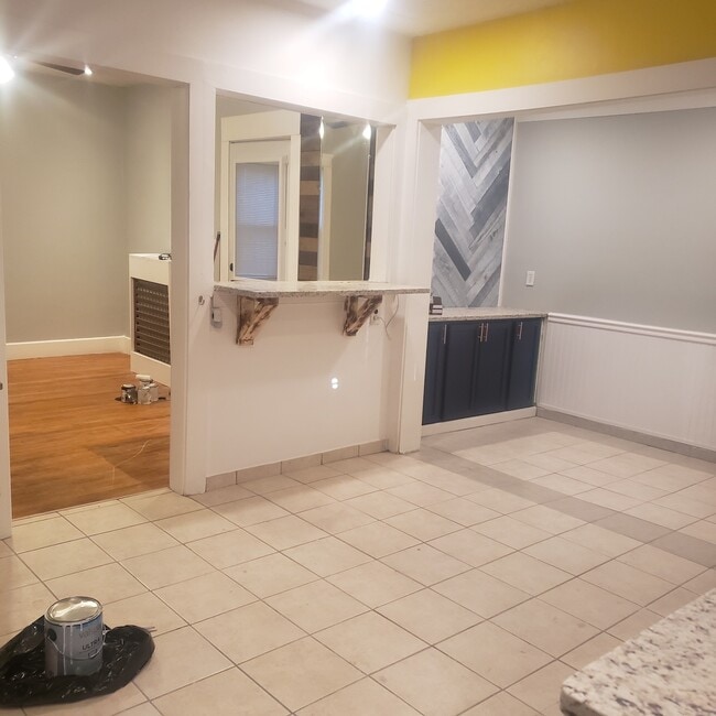 Photo - 18 Warwick St Unit 1