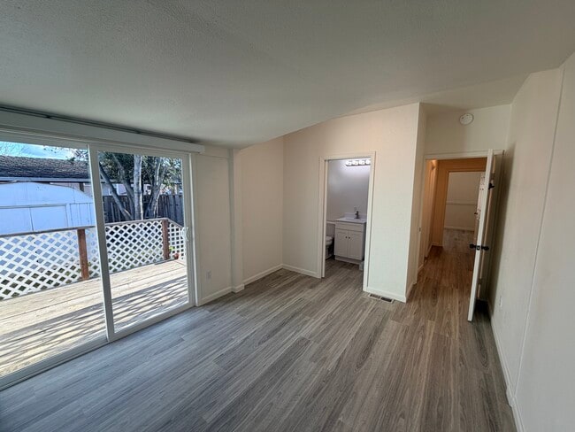 Photo - 394 N Livermore Ave Unit 394North Livermore