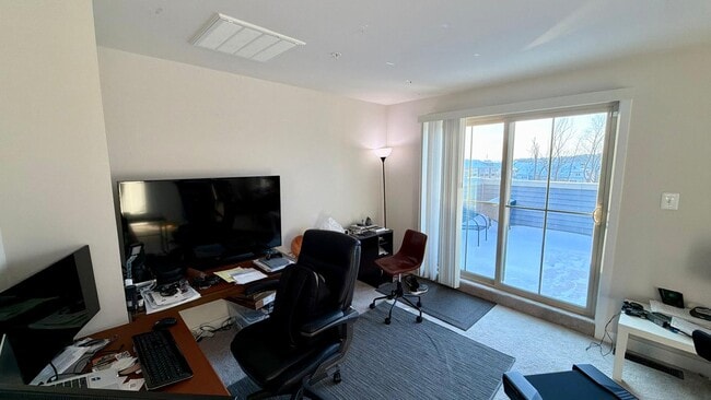 Photo - 6032 Goshawk St