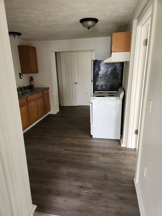 Building Photo - 511 S Michigan Ave Unit 511 S. Michigan Ave- Apt #1