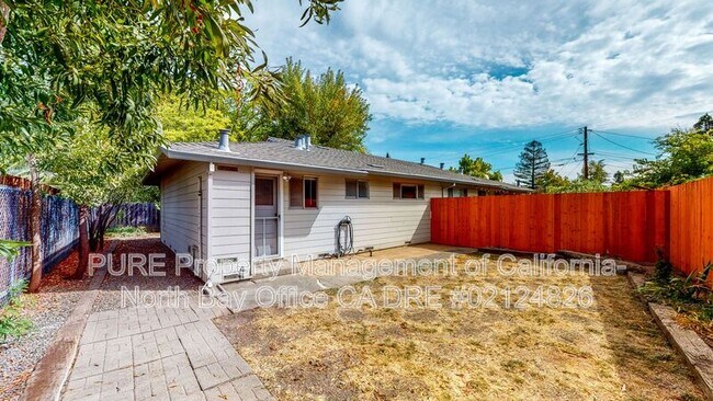 Photo - 865 Lorna Dr