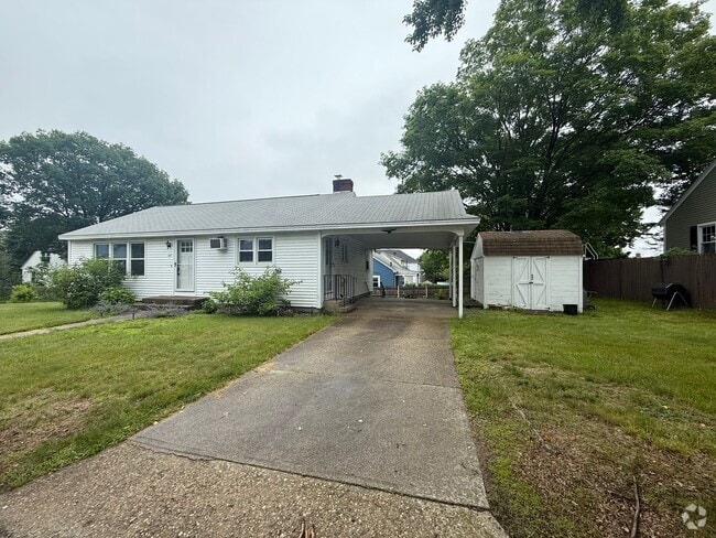 Building Photo - Charming 3-Bedroom Single-Family Home