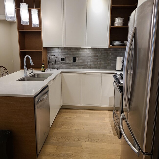 Photo - 1765 Oak Bay Ave