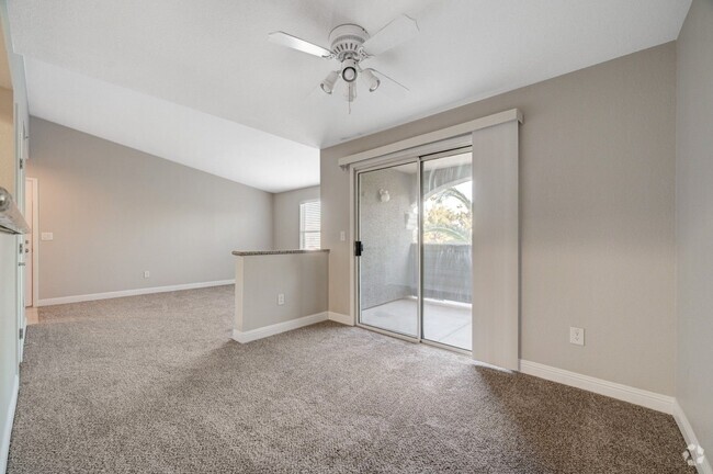 Building Photo - Charming 3 Bedroom Upstairs Condo in a Gat...