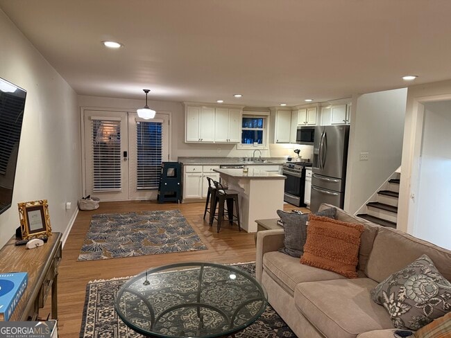 Photo - 105 Wynnmeade Pkwy