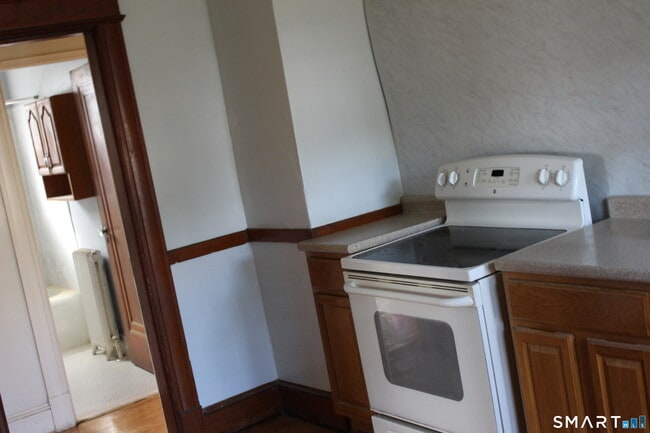 195 Highland Ave Unit 3