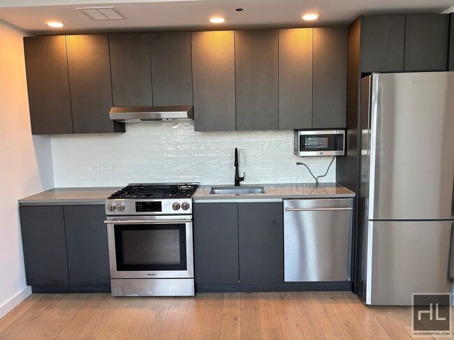 Photo - NORTHERN BOULEVARD Unit PHJ