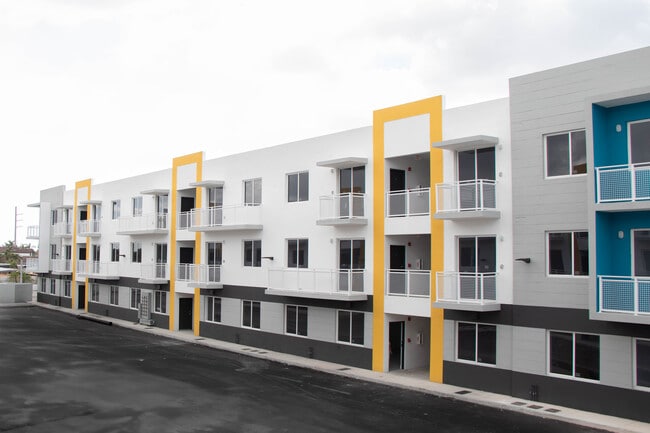 Building Photo - Ecco Lofts