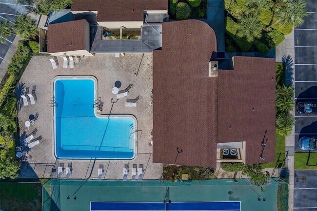Photo - 890 N Village Dr Unit 103