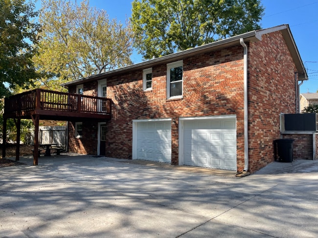 Photo - 127 Hillside Dr House