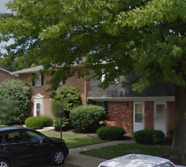 Building Photo - 209 Whittier Dr S Unit 5 Rental