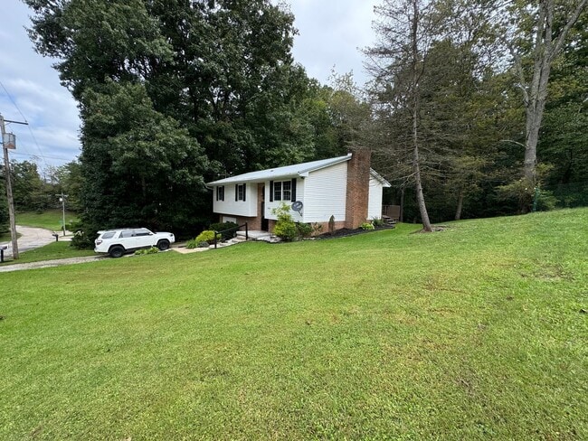 2186 Meadowview Dr
