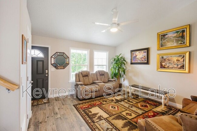 Photo - 1348 E Hawk Way