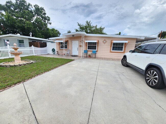 Photo - 813 64th Ave N House