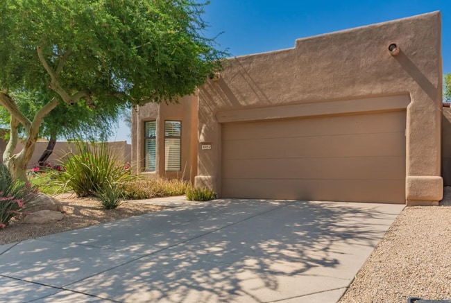 8324 E Cactus Wren Rd