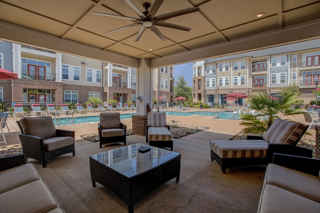 Holly Crest Apartments