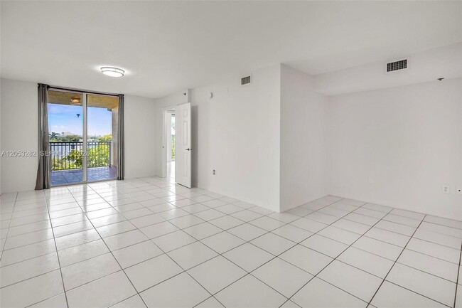 Photo - 1650 Coral Wy Unit 604
